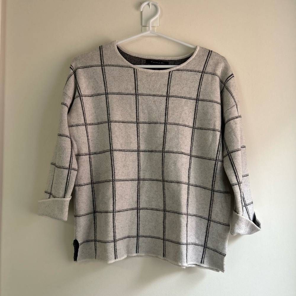 TAHARI‎ knit sweater